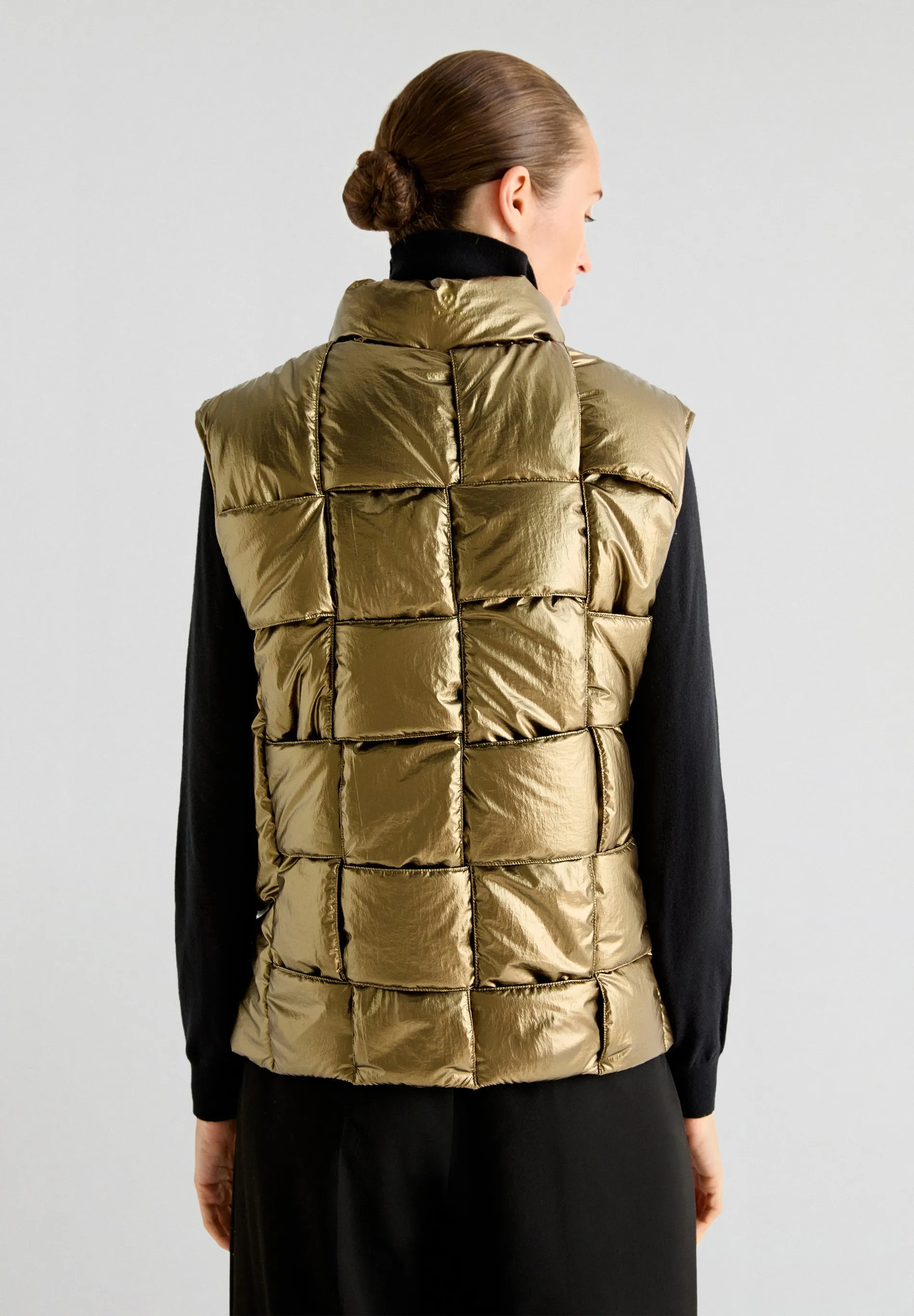 ORIGAMI VEST